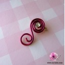Broche fantaisie en aluminium fushia avec strass