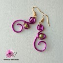 Boucles fantaisie fushia en aluminium et perles