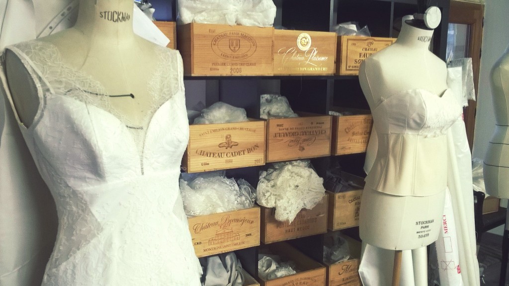 atelier confection robes de mariée aquitaine Confidentiel Création dentelle de calais et soie
