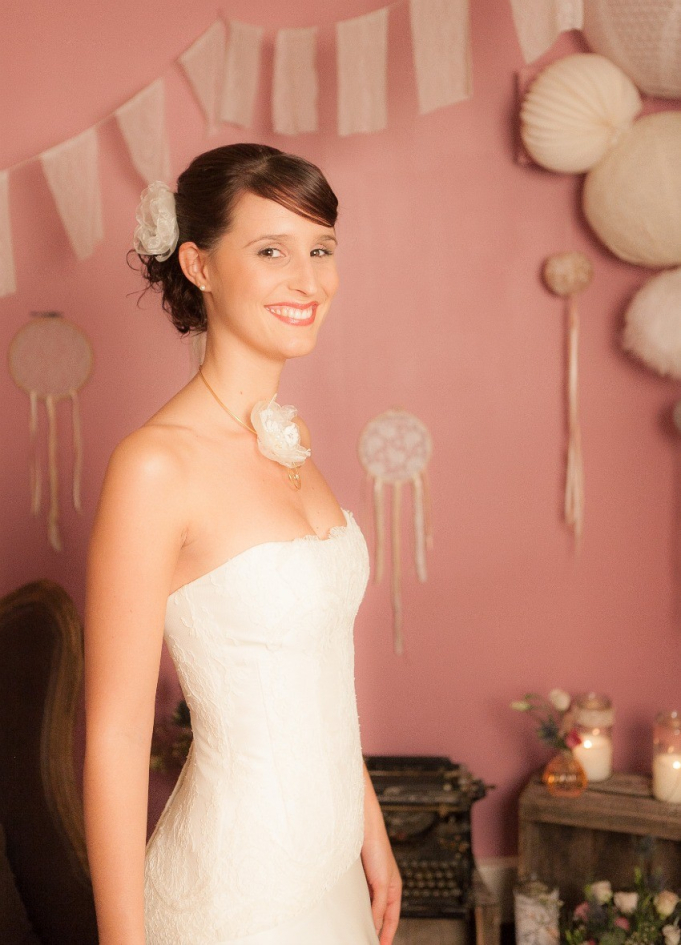 "Amélie" Collier de mariée avec fleur...