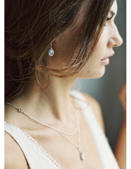 "Victoria" Collier de dos au charme chic pour robe mariée dos nu