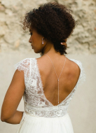 "Eugénie" collier de dos pour mariée avec pendentif discret