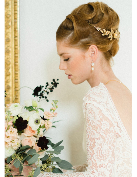 Boucles d'oreilles mariée "Sarah" avec sertis retro et perles nacrées