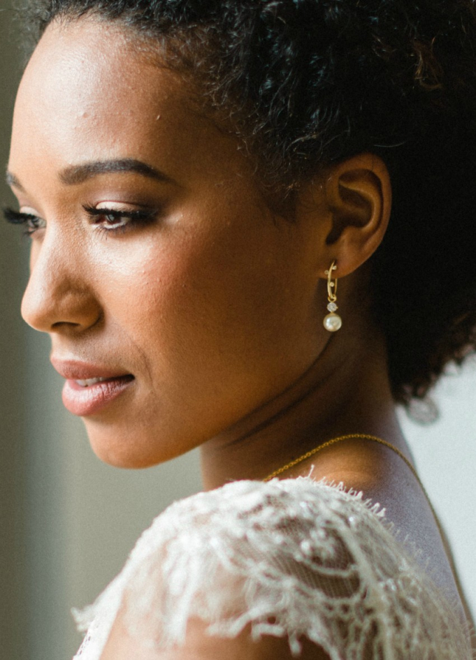 Boucles d'oreilles mariée "Emma" avec perles nacrées et strass