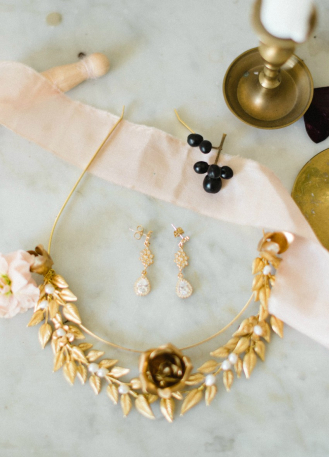 Boucles d'oreilles mariée "Esmée" avec estampes et sertis... 2