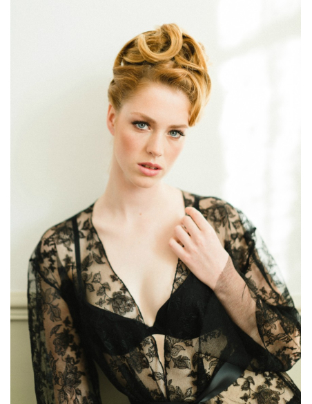 "Véronique" Déshabillé court en dentelle noire fleurie