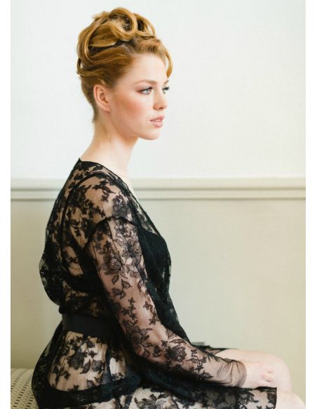 "Véronique" Déshabillé court en dentelle noire fleurie