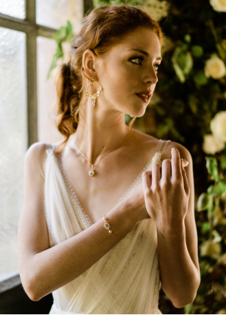 Bracelet mariage "Sarah" avec serti rétro et perles nacrées 2
