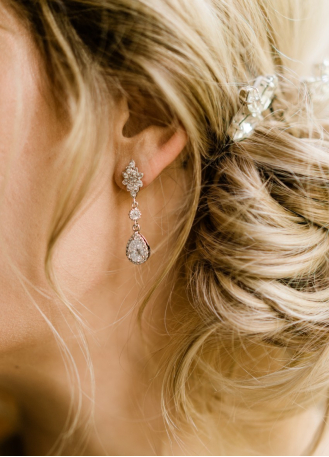 Boucles d'oreilles mariée "Lise" avec attaches et sertis...