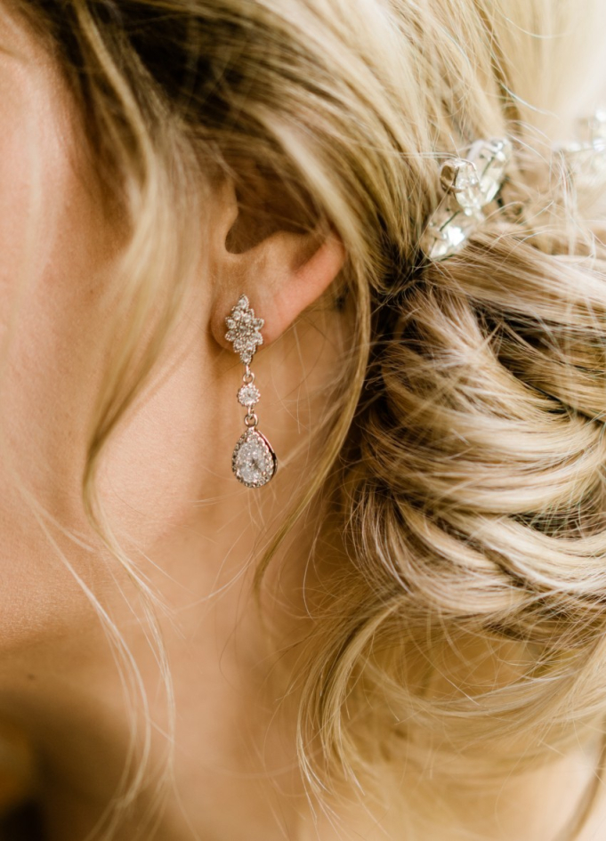 Boucles d'oreilles mariée "Lise" avec attaches et sertis rétros