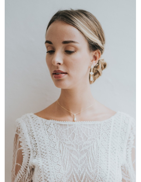 "Theodora" collier de mariée avec pendentif perle nacrée