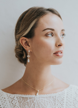 "Theodora" collier de mariée avec pendentif perle nacrée 2