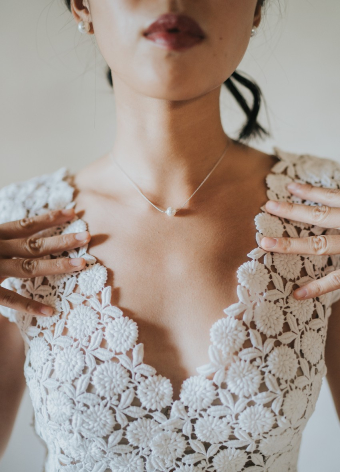 "Paola" collier de mariée avec perle simple, minimaliste et discret