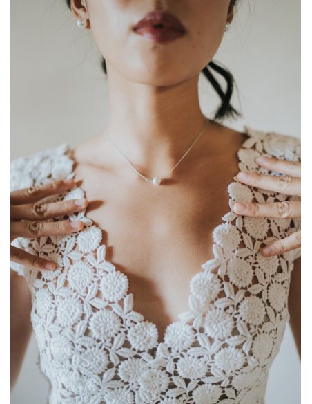 "Paola" collier de mariée avec perle simple, minimaliste et discret
