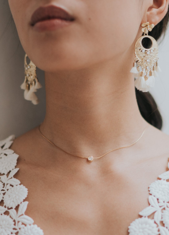 "Lana" collier de mariée avec pendentif serti fin et discret