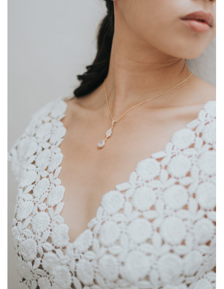 "Renesmée" Collier mariée discret avec sertis rétro et sa bélière strassée
