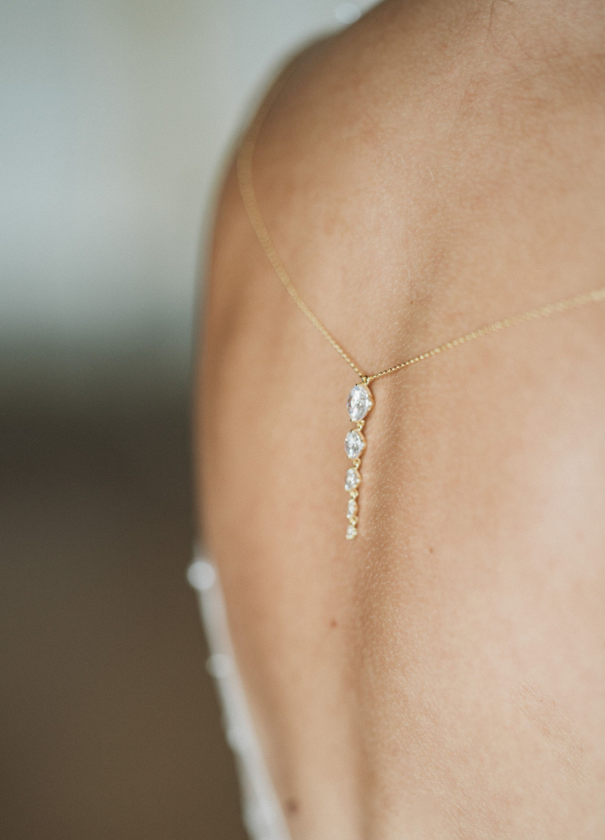 "Jane" Bijou de dos amovible avec strass pour robe dos nu