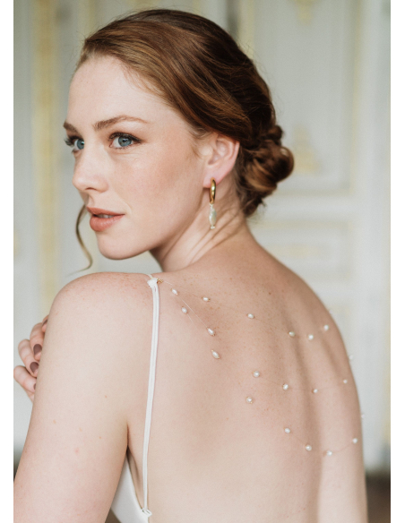 "Masha" Bijou de dos amovible avec perles d'eau douce