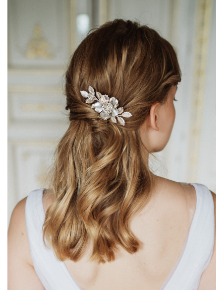 Bijou de tête mariée "Coline" avec fleurs en laiton et cristaux