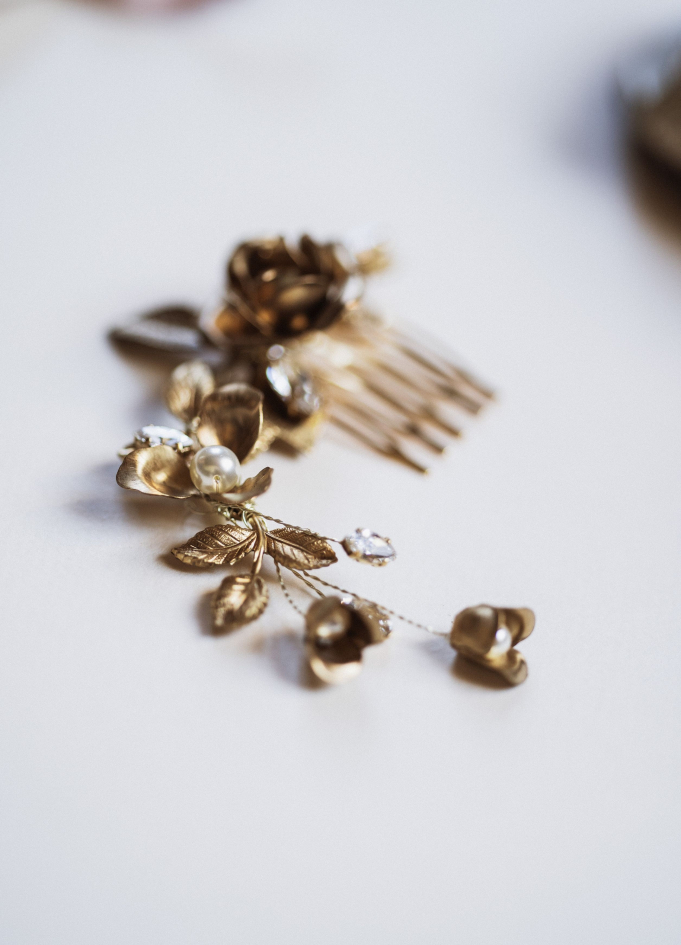 Bijou de tête mariage "Cléophée" avec... Bijou de tête mariage "Cléophée" avec...