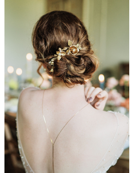 Bijou de tête mariage "Cléophée" avec fleurs et perles d'eau douce