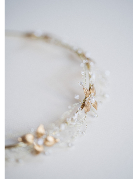 Couronne mariage "Beth" avec fleurs, perles d'eau douce et cristaux