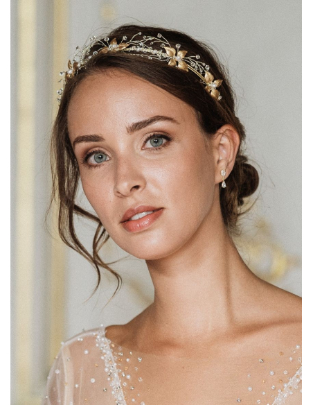Couronne mariage "Beth" avec fleurs, perles d'eau douce et cristaux