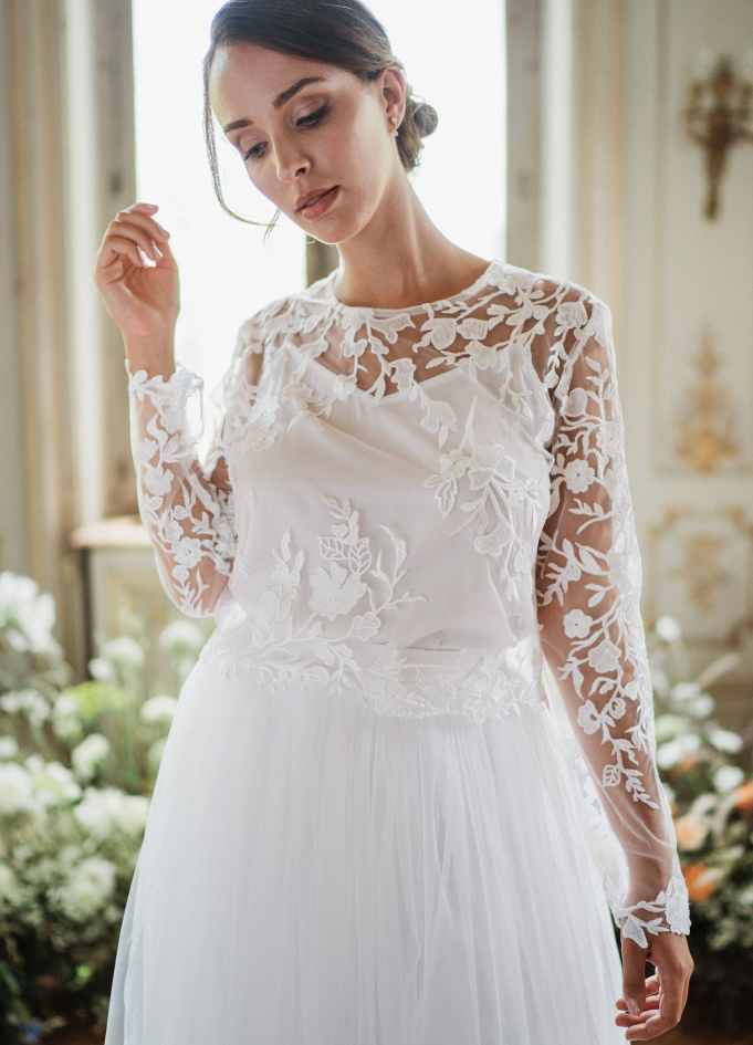 "Gloria" top avec manches longues en dentelle 