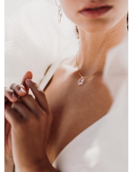 "Jade" collier de mariée avec larme cristal, moderne et discret
