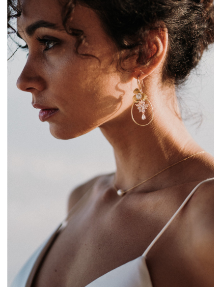 "Maelle" Collier de mariée perlé avec bijou robe dos nu