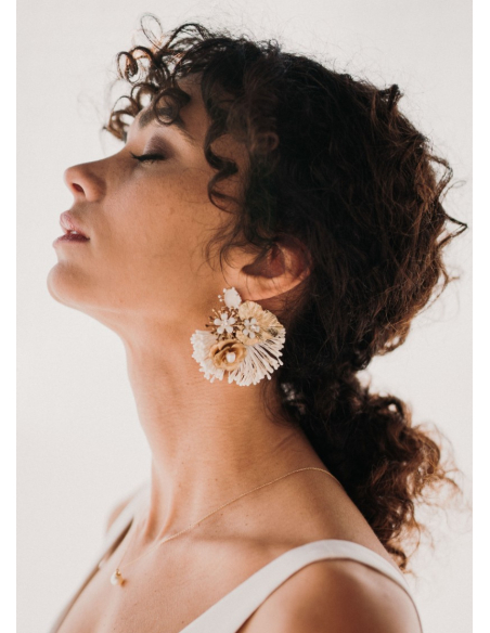 Boucles d'oreilles mariée "Thalie" avec fleurs esprit bohème