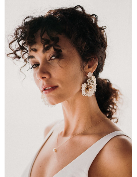 Boucles d'oreilles mariée "Thalie" avec fleurs esprit bohème