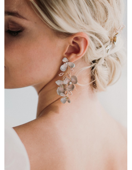 Boucles d'oreilles mariée "Iris" avec fleurs esprit Bridgerton