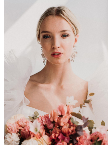 Boucles d'oreilles mariée "Iris" avec fleurs esprit Bridgerton