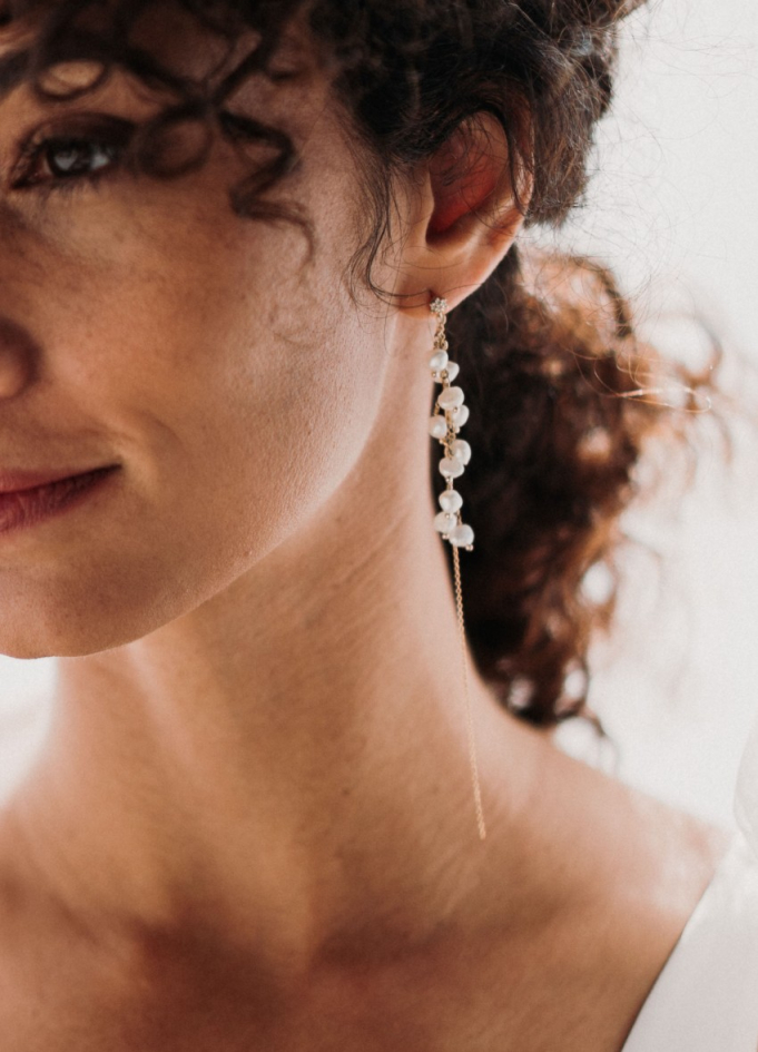 Longues boucles d'oreilles mariée "Hestia" avec perles d'eau douce