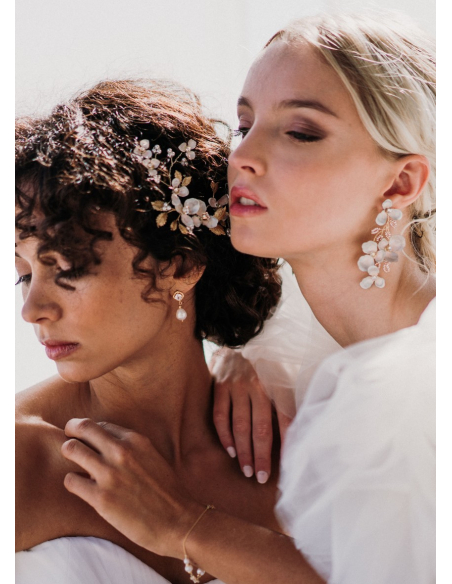 Ornement de cheveux mariée "Iris" avec fleurs et perles