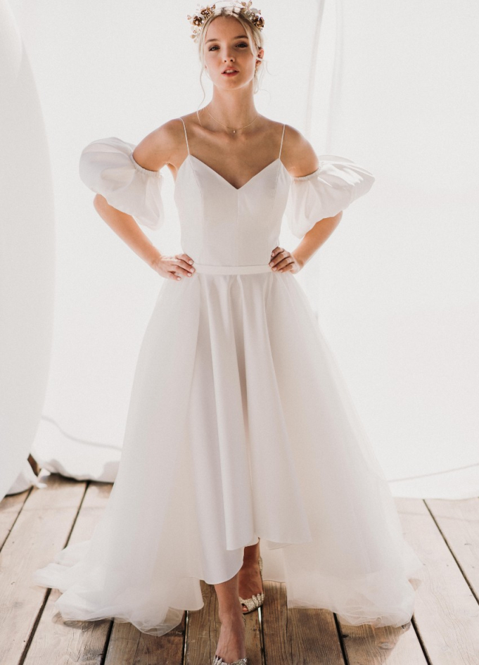 "Dolly" Robe de mariée moderne asymétrique