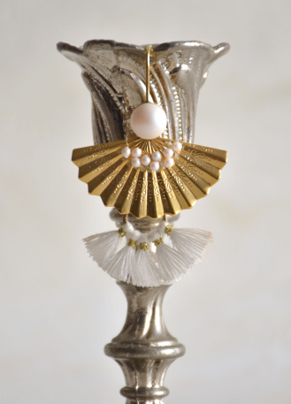 Boucles d'oreilles témoin éventails et pompons