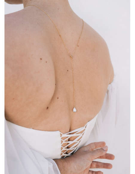 "Assia" Collier de mariée discret avec pendentif et dos en cristal