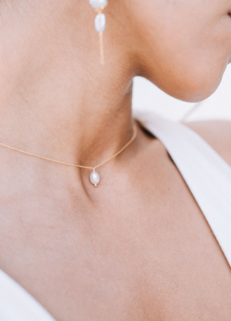 "Thais" Collier de mariée perlé avec bijou robe dos nu 2