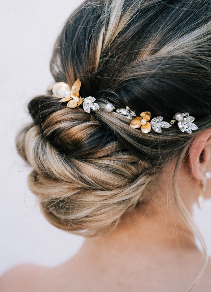 Ornement cheveux mariée romantique...