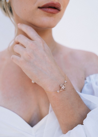 Bracelet mariage "Soline" avec intercalaire fleur et strass 2