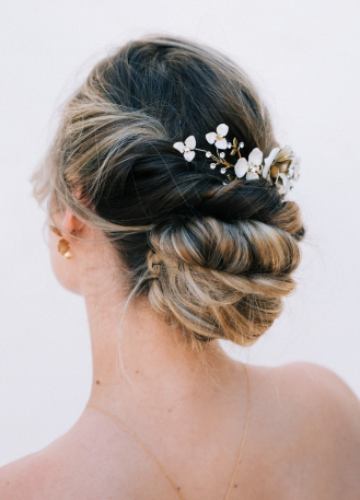 Peigne de mariée "Soline" avec fleurs, feuillages et strass 2