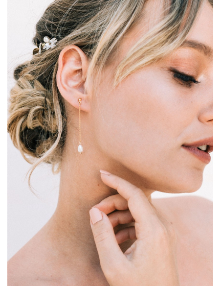Boucles d'oreilles mariée "Sacha" pendantes avec perles d'eau douce
