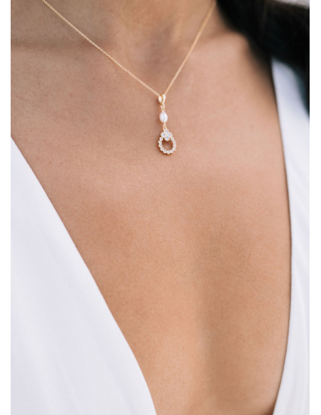"Louisa" Collier mariée discret avec pendentif rétro perlé