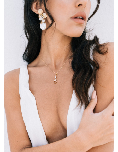 "Louisa" Collier mariée discret avec pendentif rétro perlé