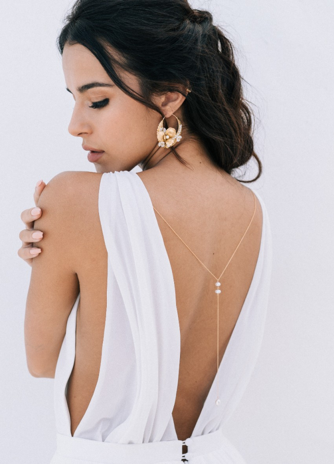 "Alya" Bijou de dos amovible avec... "Alya" Bijou de dos amovible avec...