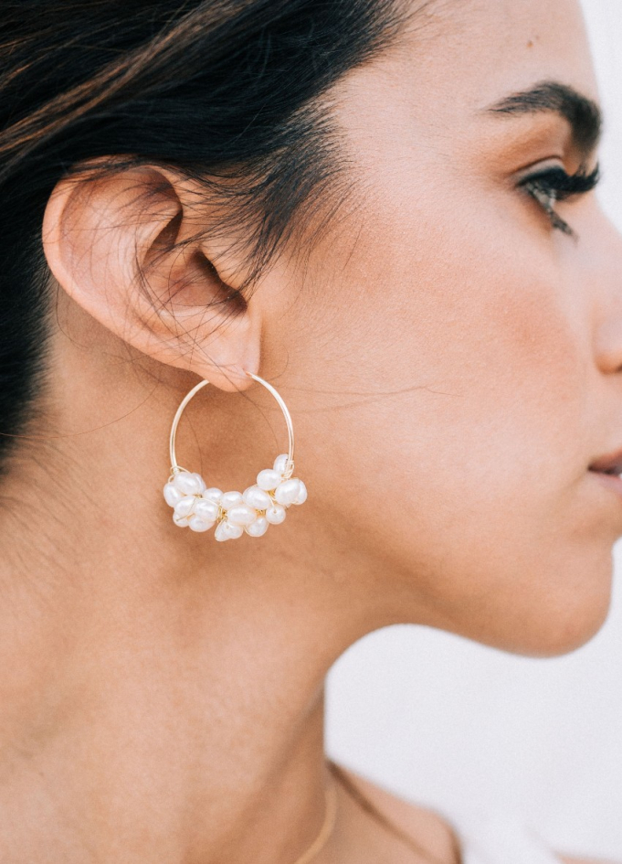 Boucles d'oreilles mariée "Alya" créoles avec perles d'eau douce