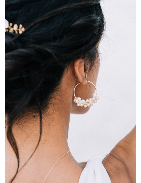 Boucles d'oreilles mariée "Alya" créoles avec perles d'eau douce