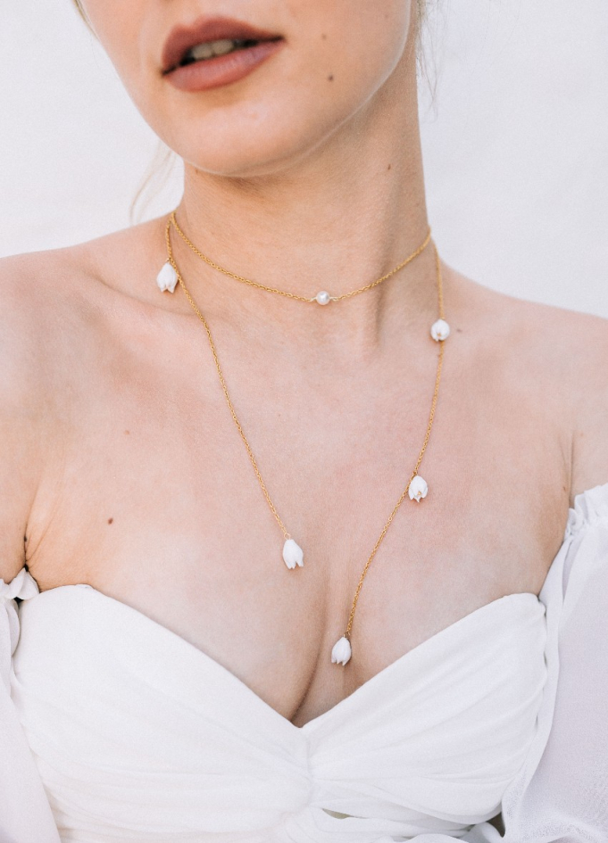 "Lila" collier de mariée à nouer avec fleurs porcelaine